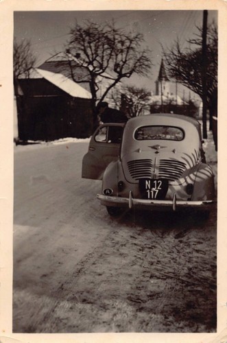 Renault 4cv winterliches dorf - 4cv,